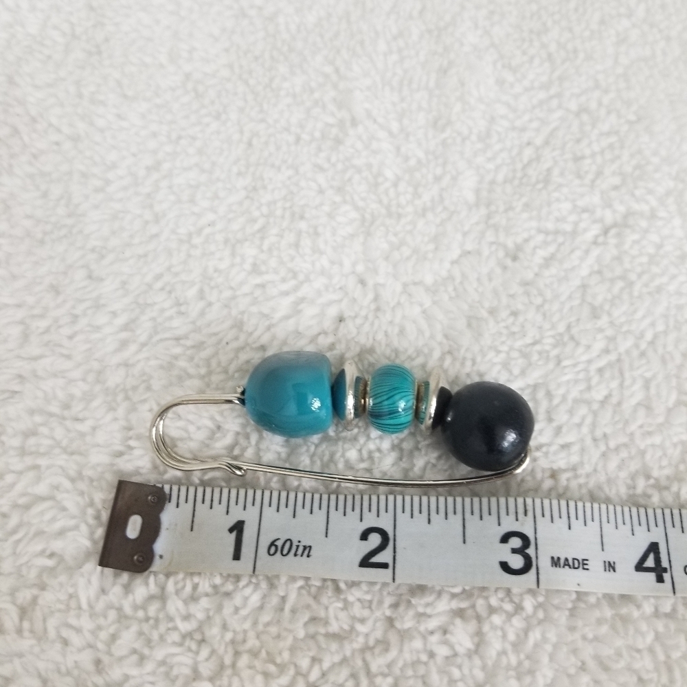 Pin Brooch - Picture 2 of 3